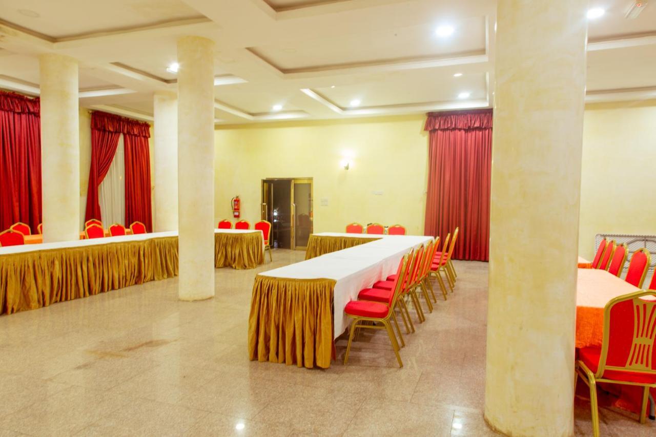 Hotel Reno Abuja Buitenkant foto