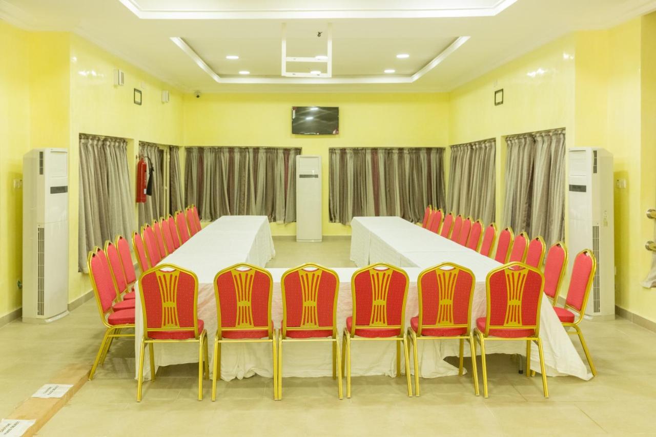 Hotel Reno Abuja Buitenkant foto